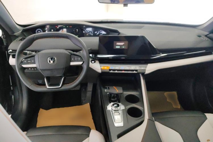 Used CHANGAN UNI-V iDD 2024 Blue Whale Smart Electric iDD 136km Luxury Model