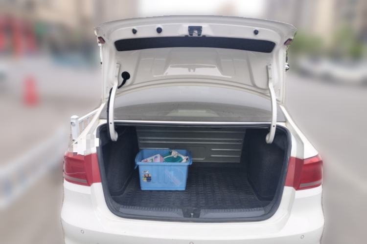 Used Volkswagen Santana 2015 1.6L Manual Comfort Edition