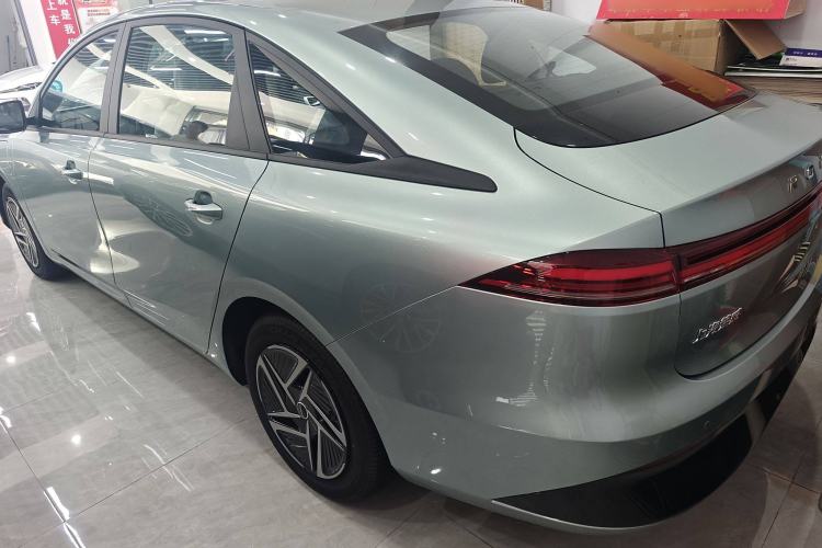 Used Roewe D6 2025 450 km Premium Edition