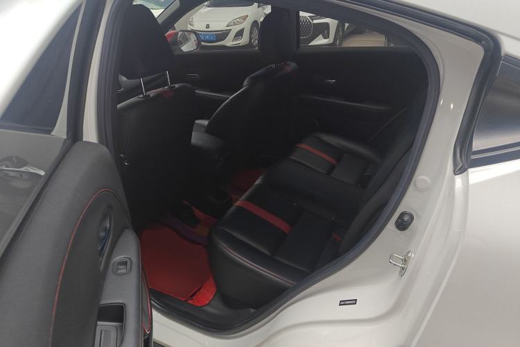 Used Everus VE-1 2021 S Pirelli Edition Left Rear Seat