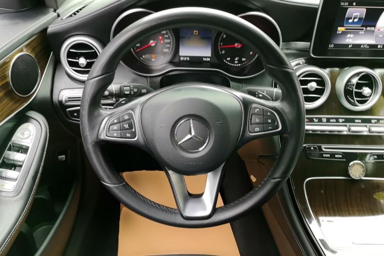 Used Mercedes-Benz GLC 2019 GLC 260 L 4MATIC Dynamic Model Steering Wheel
