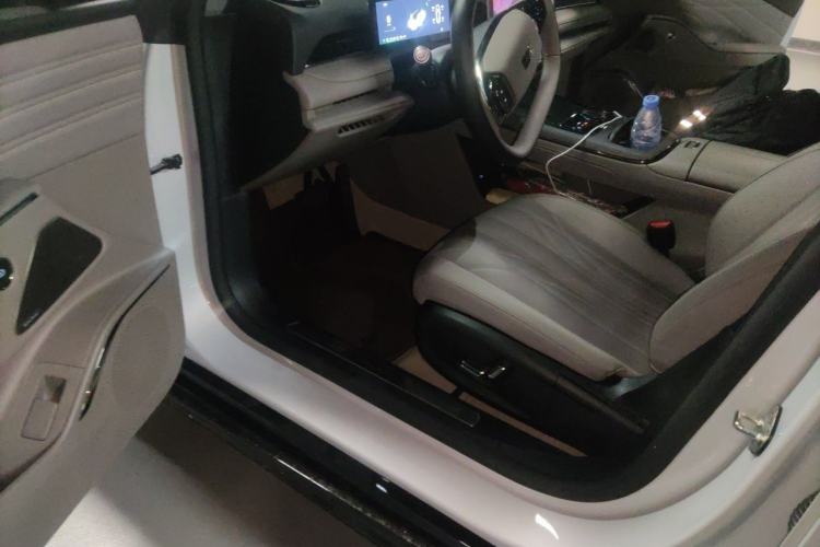 Used Geely Galaxy 8 2025 130km EM-i Prestige Edition

