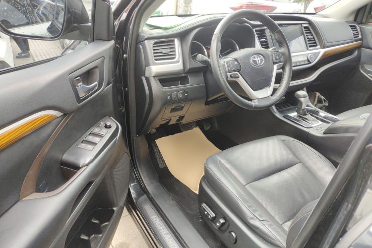 Used Toyota Highlander 2018 2.0T Four-Wheel Drive Prestige Version 7 Seats China V Emission Standard