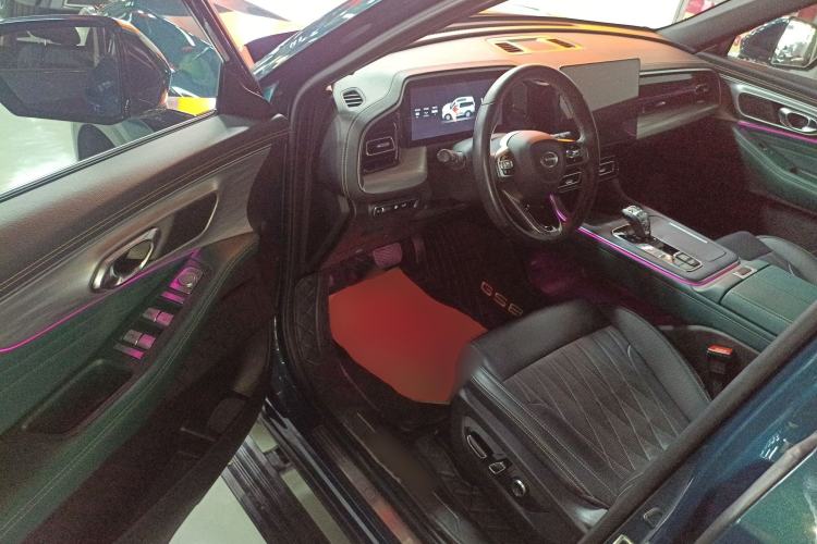 Used GAC Trumpchi GS8 2022 Linghang Series 2.0 TGDI Two-Wheel-Drive Luxury Smart Connectivity Version (7 Seats)
