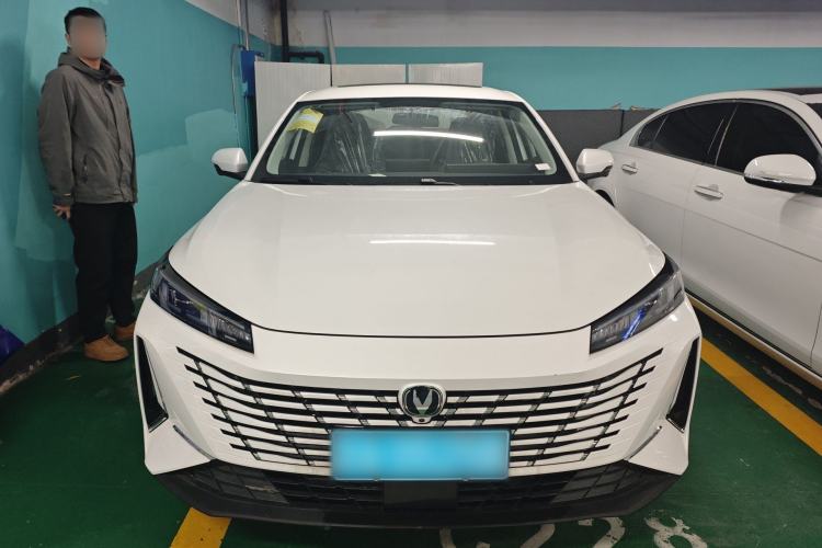 Used CHANGAN Eado 2025 Blue Whale 1.5T 500Bar Prestige Model
