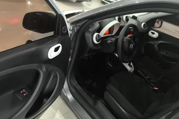 Used smart forfour 2016 1.0L 52 kW Dynamic Edition