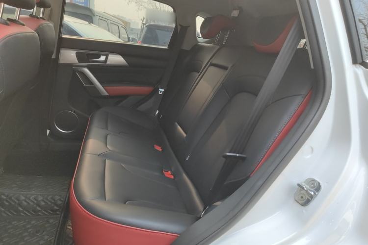 Used Haval H2 2018 Red-Label 1.5T Dual-Clutch Two-Wheel-Drive Luxury Model
