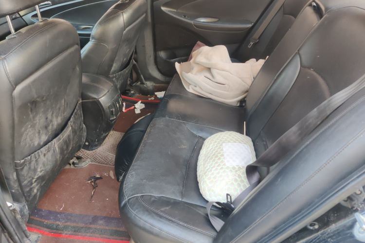 Used Hyundai Sonata 2011 2.0L Automatic Luxury Edition
