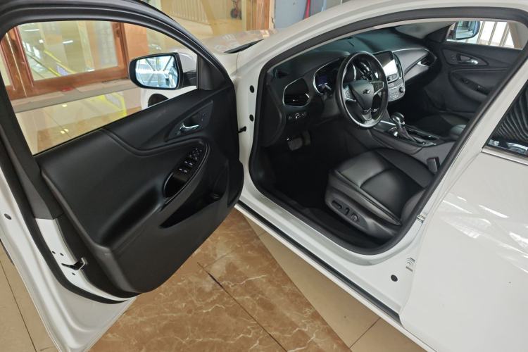 Used Chevrolet Malibu XL 2022 535T Automatic Sport Edition Driver Seat