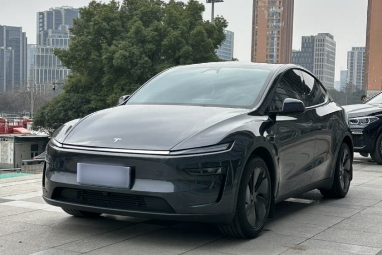 Used Tesla Model Y 2025 Long-Range All-Wheel Drive First Edition