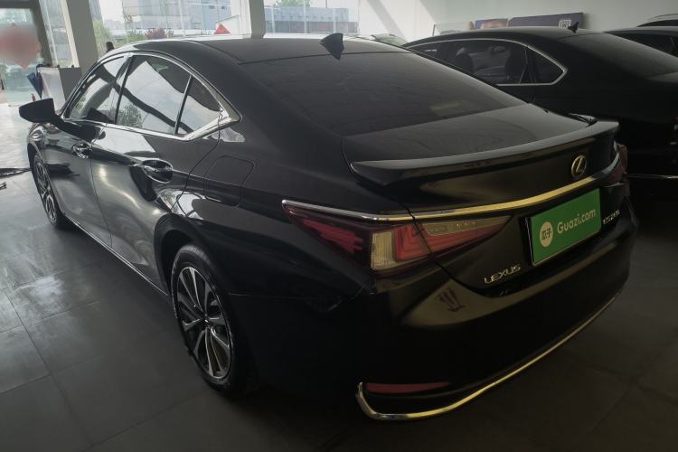 Used Lexus ES 2023 200 Excellence Edition Rear Left 45 Deg