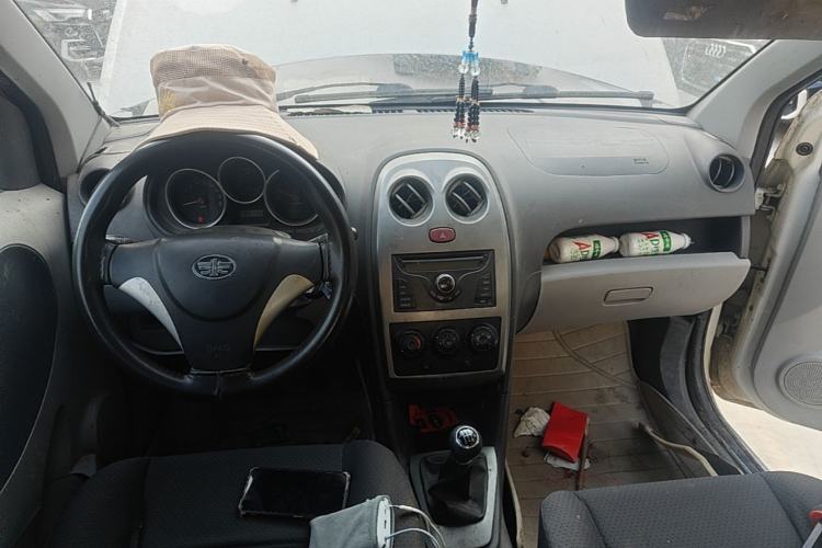 Used FAW Weizhi V2 2012 CROSS 1.3L Manual Luxury Model
