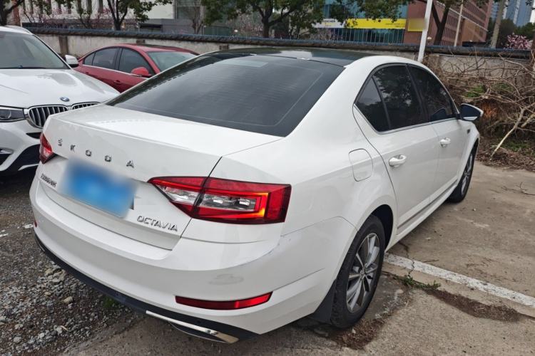 Used Skoda Octavia 2019 TSI230 DSG Smart & Comfort Edition China VI Standard