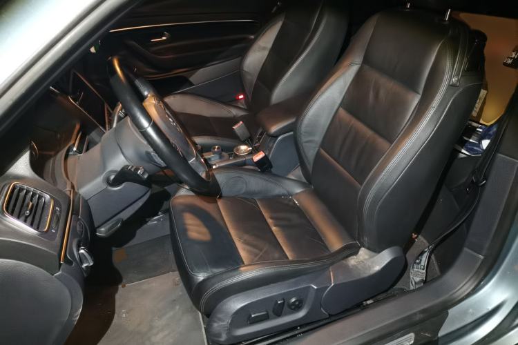 Used Volkswagen Eos 2011 2.0 TSI Left Front Seat