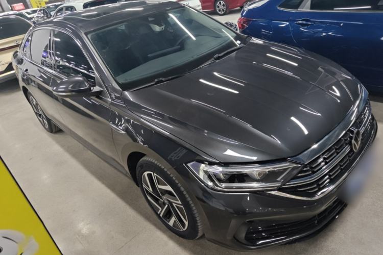 Used Volkswagen Sagitar 2025 300TSI DSG Excellence Edition Front Right 45 Deg