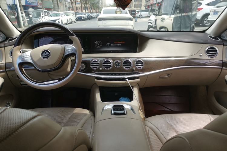 Used Mercedes-Benz S-Class 2014 S 320 L Luxury Model Center Console