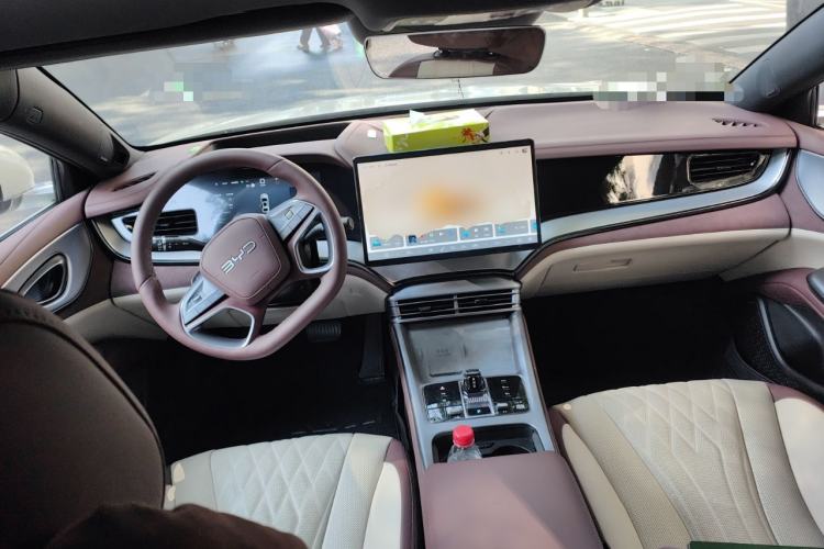 Used BYD Seal 07 DM-i 2025 Intelligent Driving Version DM-i 1.5T 125 km Range Flagship Edition Center Console