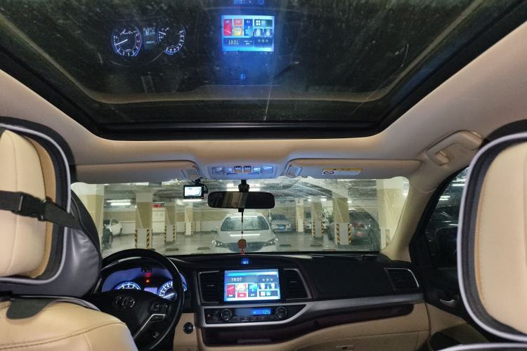 Used Toyota Highlander 2015 2.0T Four-Wheel Drive Luxury Edition 7-Seater