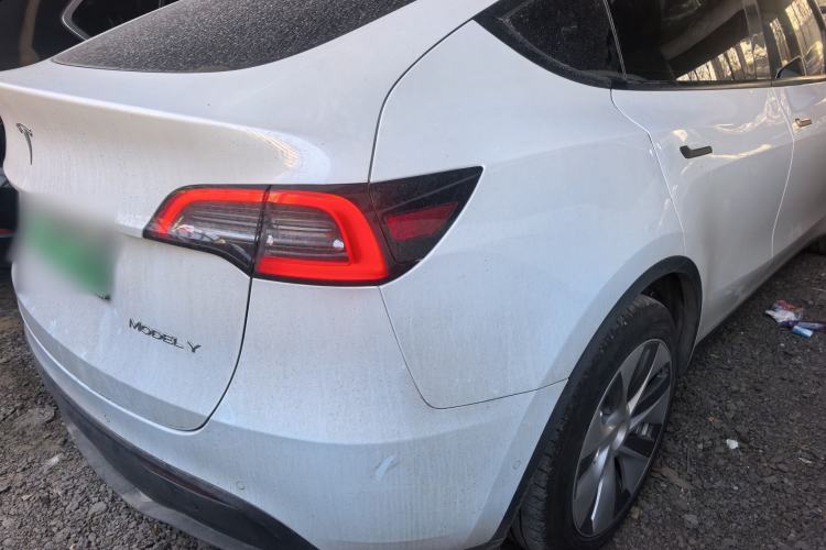 Used Tesla Model Y 2022 Long-Range All-Wheel-Drive Version
