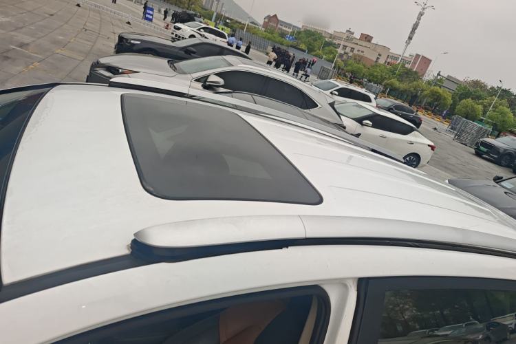 Used Geely Auto Vision X6 2016 1.3T CVT Flagship Model Roof