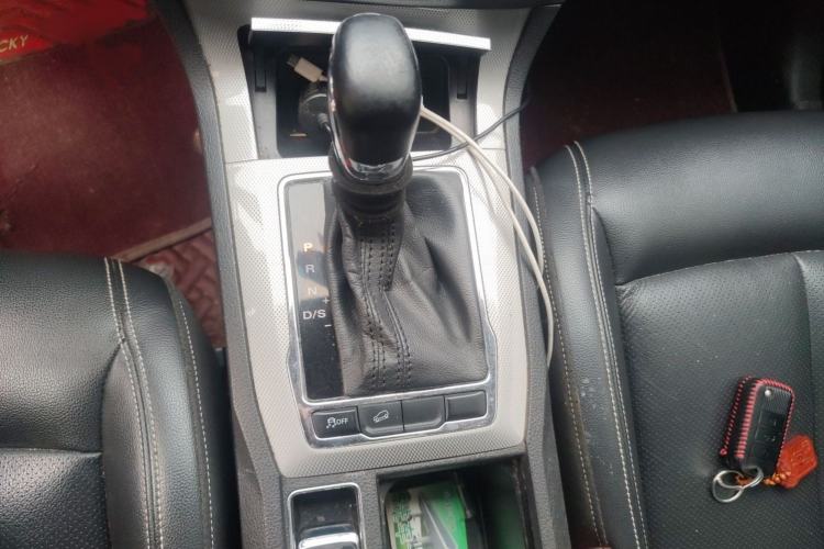 Used Roewe RX5 2016 20T Two-Wheel Drive Automatic Internet Smart Edition