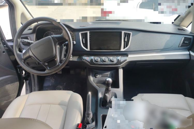 Used FORTHING Lingzhi 2022 M5 1.6L Practical Model 5 Seats Center Console