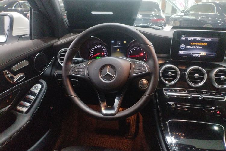 Used Mercedes-Benz GLC 2017 GLC 260 4MATIC Dynamic Edition Steering Wheel