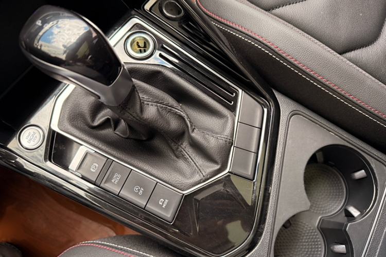 Used Volkswagen Tayron 2022 330TSI Two-Wheel Drive Luxury Smart Connectivity Version
