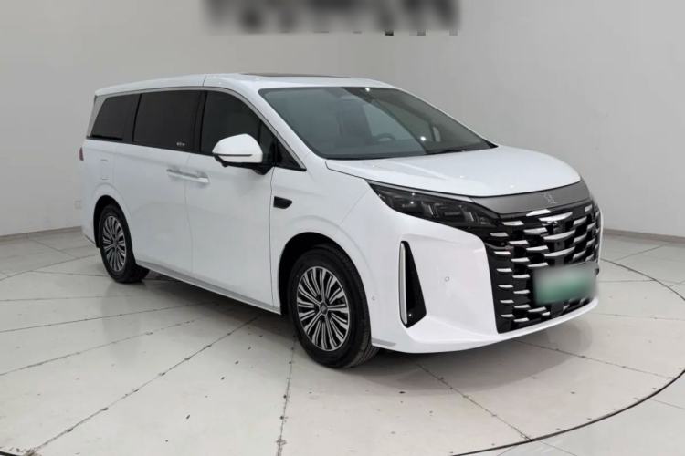 Used BYD Xia 2026 DM-i 1.5T 218KM Transcendence Edition Front Right 45 Deg