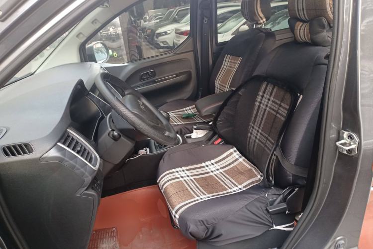 Used Jinbei Gold Hiace M Classic 2023 1.5L Engineering Lion Passenger Vehicle 5/6/7 Seats
