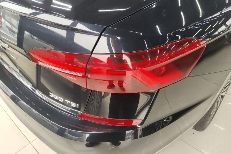 Used Volkswagen Passat 2019 330TSI Luxury Edition China VI Standard
