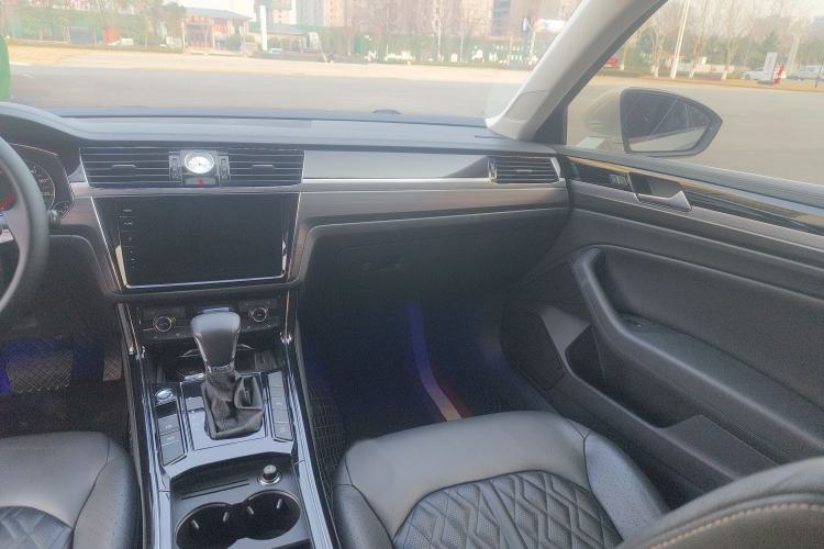 Used Volkswagen Phideon 2019 380TSI Two-Wheel Drive Business Edition China VI Standard
