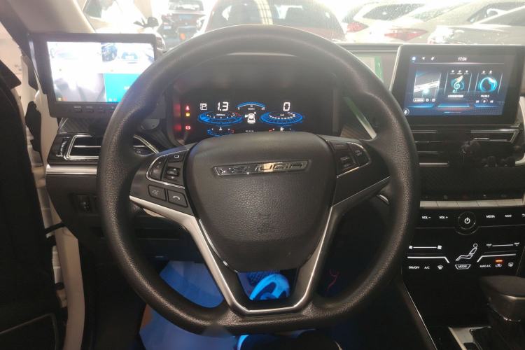 Used Venucia T60 2020 1.6L CVT Smart Drive Version China VI Standard
