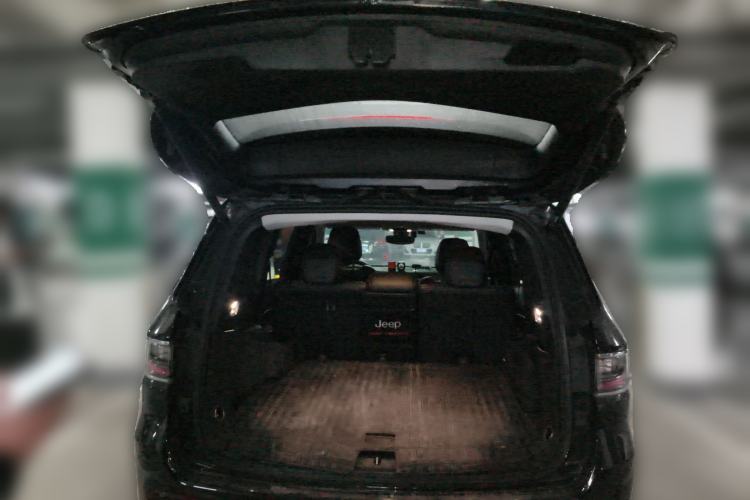 Used Jeep Commander 2018 2.0T Two-Wheel Drive Enjoyment Version China VI Emission Standard