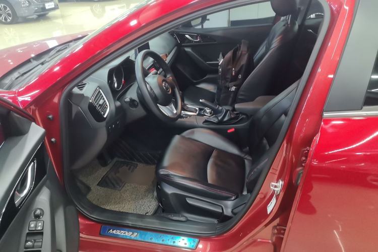 Used Mazda Mazda 3 Axela 2016 Sedan 1.5L Automatic Luxury Model
