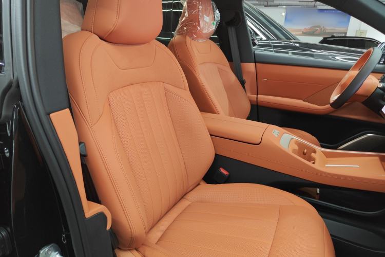 Used ONVO L60 2025 Model, 60kWh Black Knight Special Edition Right Front Seat