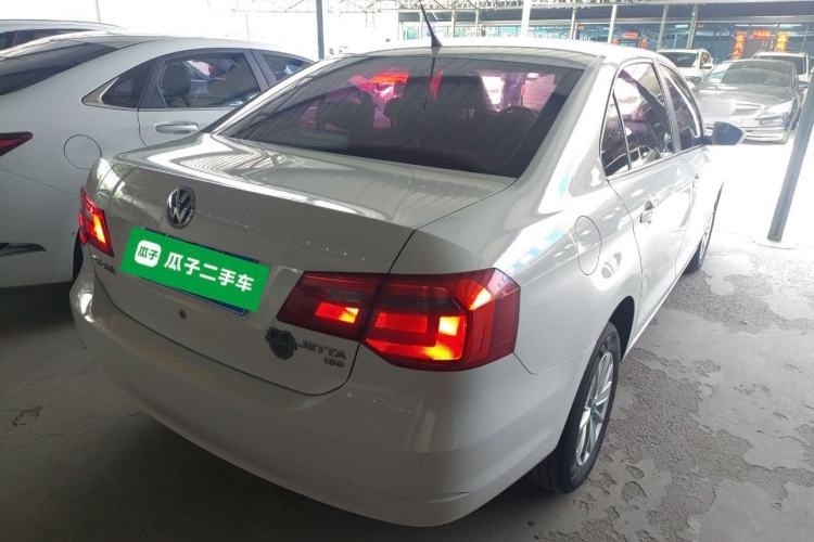 Used Volkswagen Jetta 2015 Value Edition 1.6L Manual Fashionable Style Rear Right 45 Deg