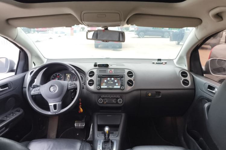 Used Volkswagen Golf 2011 1.4TSI Cross Golf Center Console