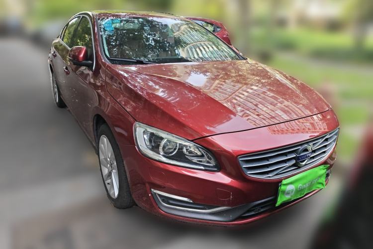 Used Volvo S60 2014 S60L 2.0T Zhiyuan Edition Front Right 45 Deg
