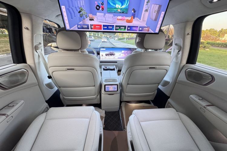 Used Lynk & Co 900 2025 1.5T Ultra
