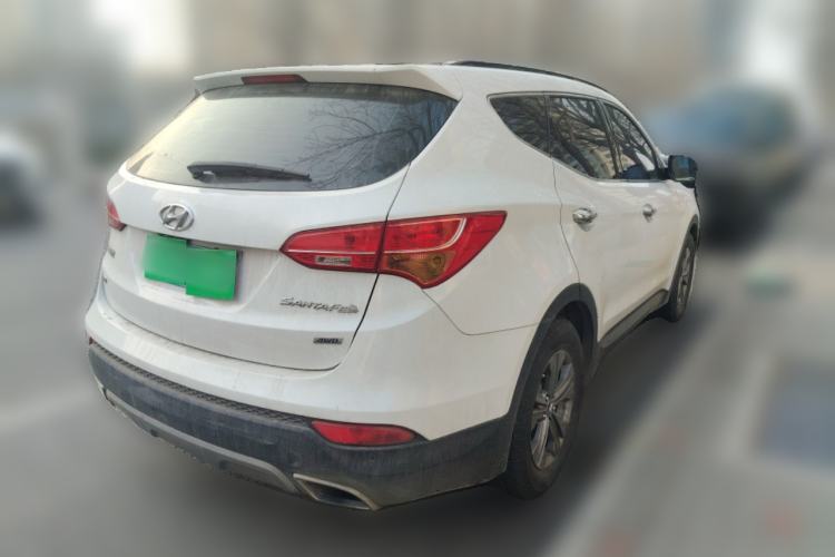 Used Hyundai Santa Fe 2013 2.4L Automatic 4x4 Smart Version
