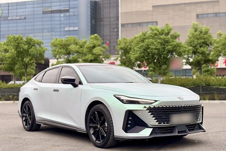 Used Changan UNI-V 2022 1.5T Prestige Version
