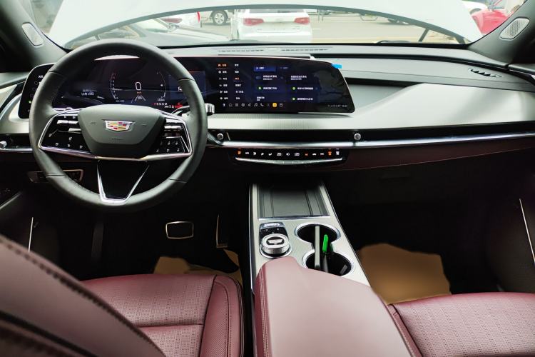 Used Cadillac XT5 2025 2.0T Platinum Edition
