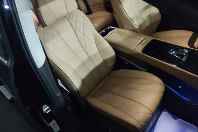 Used Denza D9 2024 DM-i 1050 Luxury Model Right Front Seat