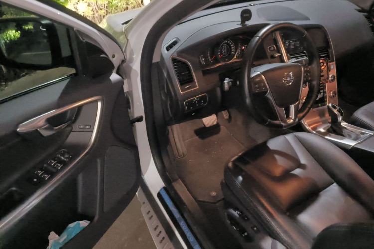 Used Volvo XC60 2017 T5 Smart Upgrade Edition