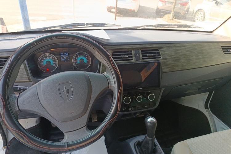 Used Jinbei Hiace X30 2023 1.5L Super-Comfortable Passenger Van 5/6/7-Seater Non-Air-Conditioned Version Model SWC15M
