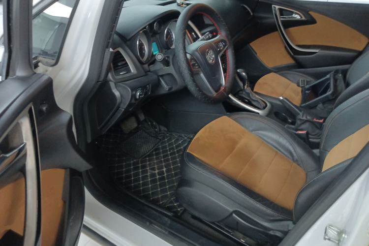 Used Buick GT 2014 XT 1.6L Automatic Fashion Edition Driver Seat