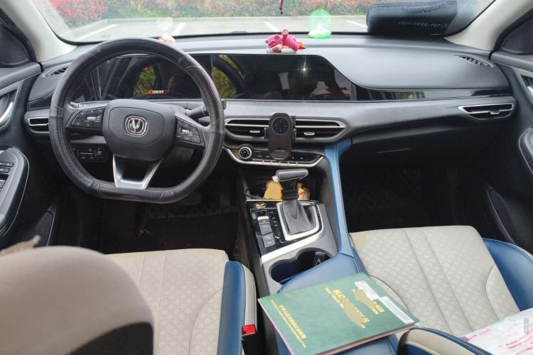 Used CHANGAN Eado 2021 PLUS Blue Whale NE 1.4T GDI DCT Flagship Model Center Console