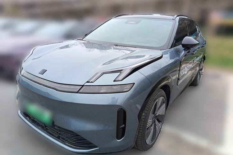 Used Lynk & Co 08 EM-P 2025 220 km All-Wheel-Drive Performance Halo