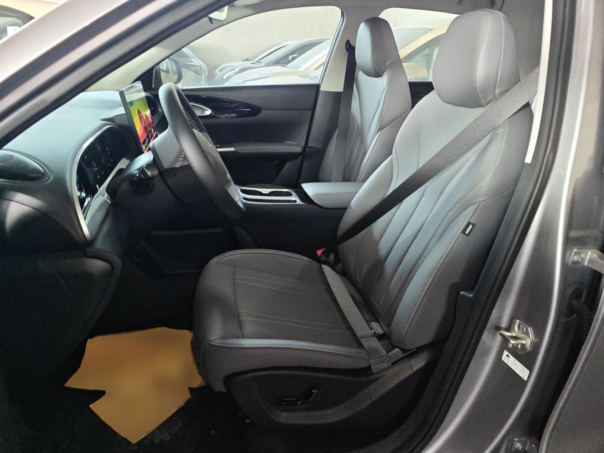 Переднее сиденье в автомобиле